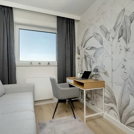 Exclusive River View With Balcony & Free Garage By Renters Prestige Apartament