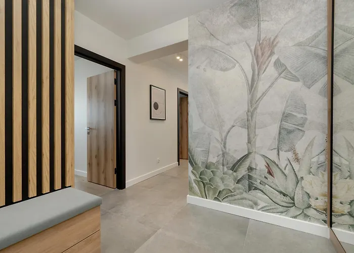 Exclusive River View With Balcony & Free Garage By Renters Prestige Appartement