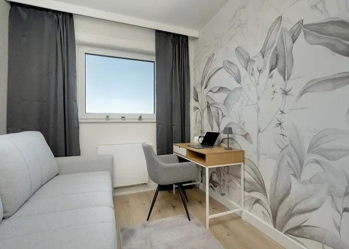 Exclusive River View With Balcony & Free Garage By Renters Prestige Appartement