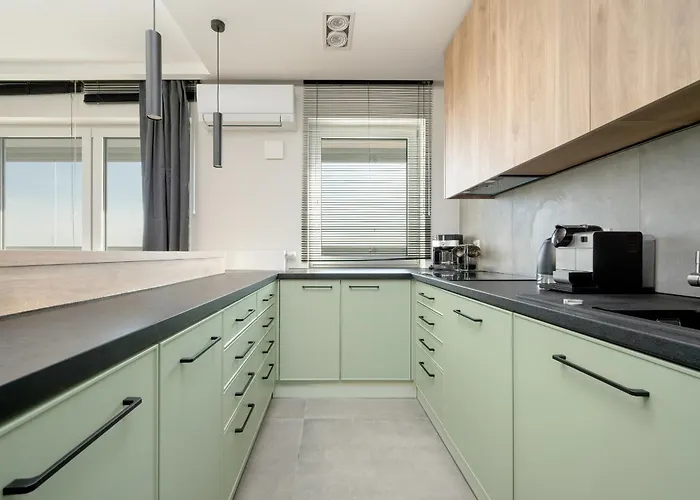 Exclusive River View With Balcony & Free Garage By Renters Prestige Appartement *