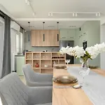 Exclusive River View With Balcony & Free Garage By Renters Prestige ורוצלב