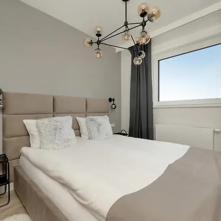 Apartman Exclusive River View With Balcony & Free Garage By Renters Prestige