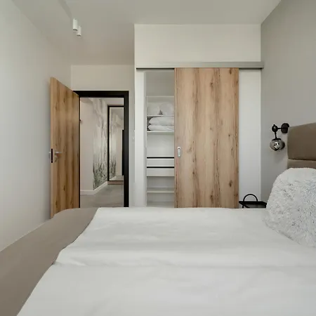 Exclusive River View With Balcony & Free Garage By Renters Prestige Apartman Wrocław