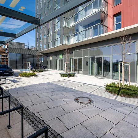Apartment Exclusive River View With Balcony & Free Garage By Renters Prestige
